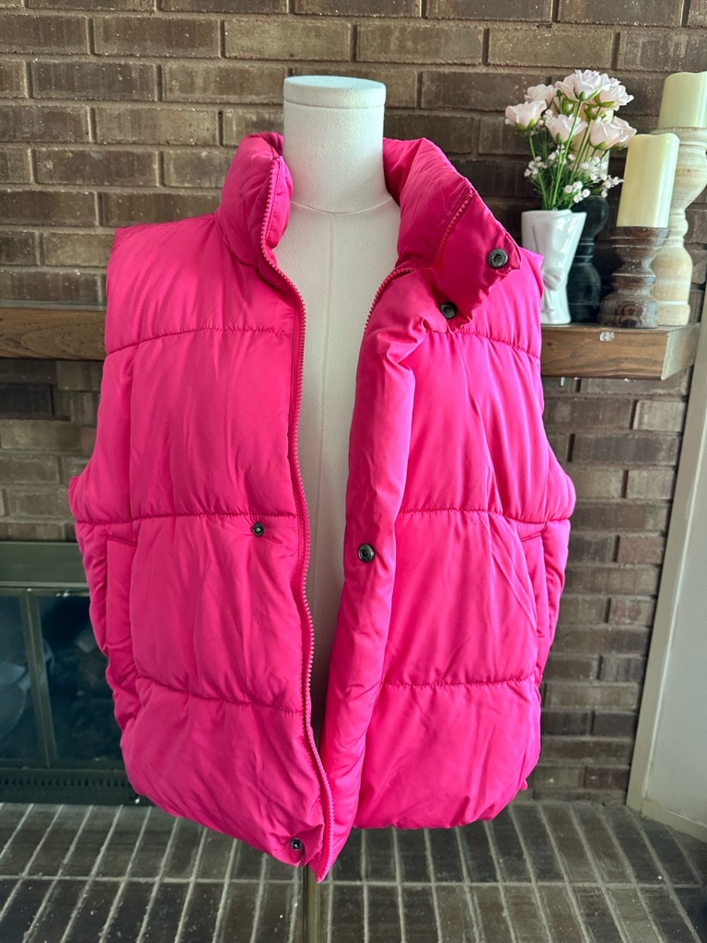 BDG Urban Outfitters Hot Pink Puffer Vest Size M